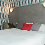 Panam-pere Lachaise-place Gambetta-hopital Tenon-republique Hotel 3*