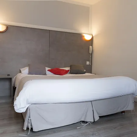 Panam-pere Lachaise-place Gambetta-hopital Tenon-republique Hotel 3*