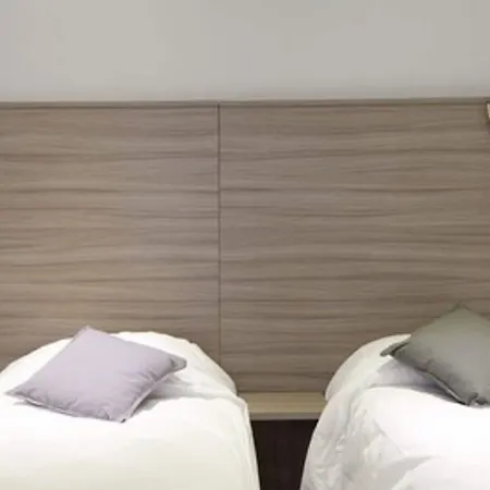 Panam-pere Lachaise-place Gambetta-hopital Tenon-republique Hotel 3*