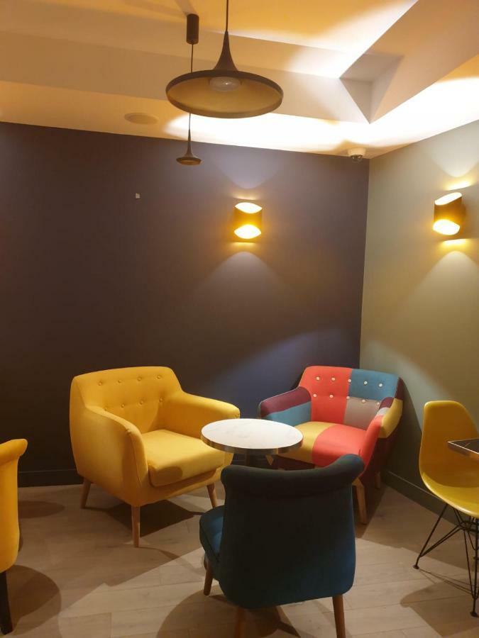 Hotel Panam - Place Gambetta-mairie De Gambetta Parigi