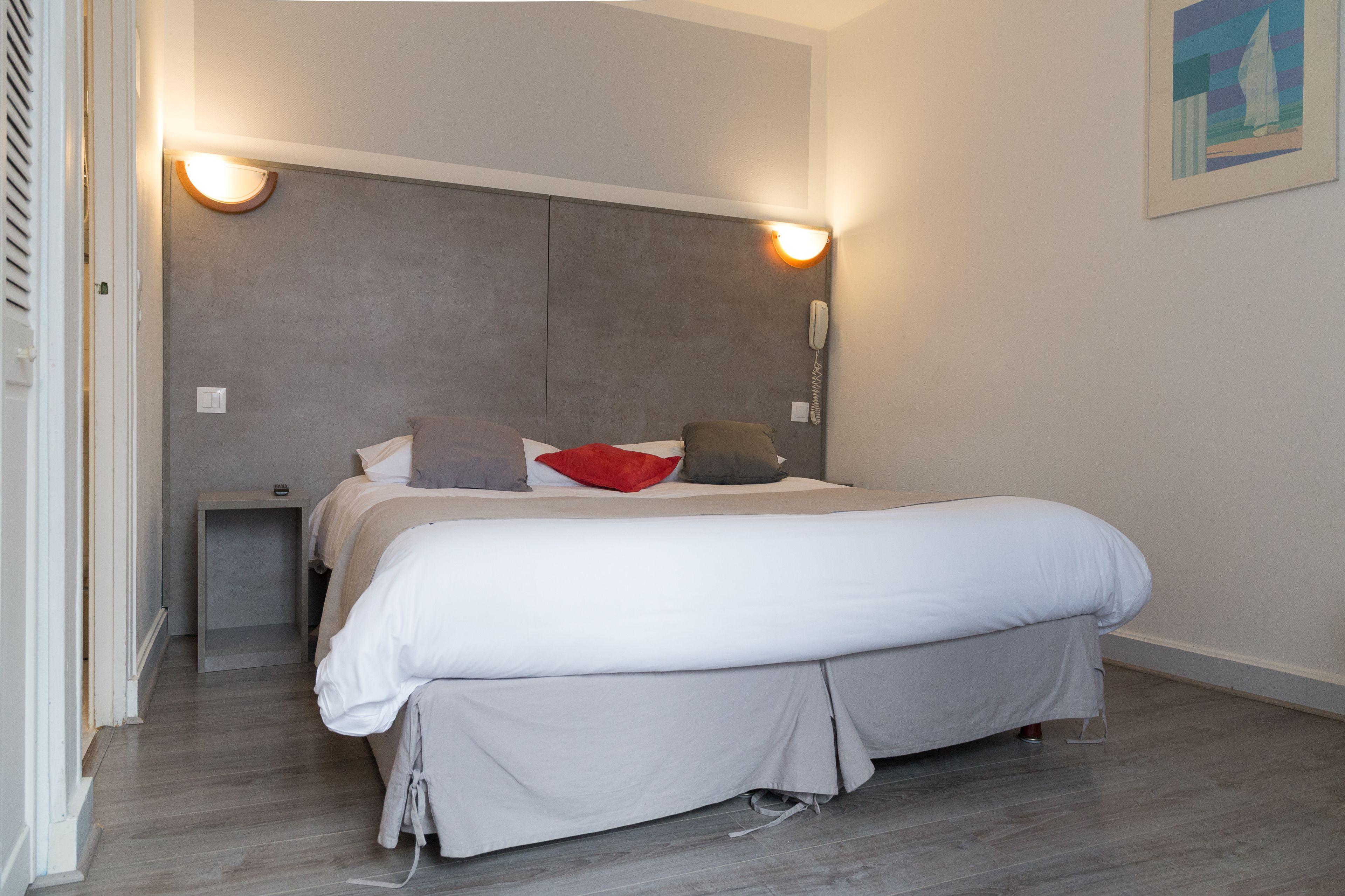 Panam-pere Lachaise-place Gambetta-hopital Tenon-republique Hotel 3*
